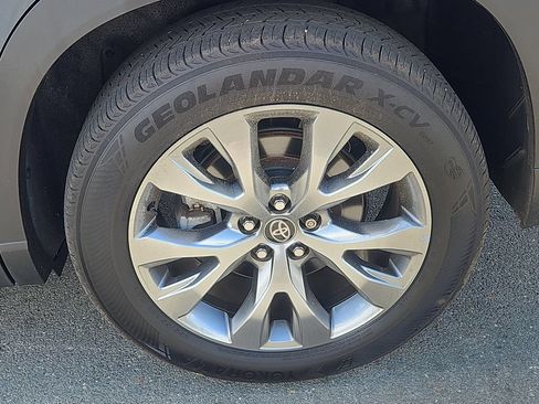 Used 2024 Toyota Grand Highlander AWD image 8
