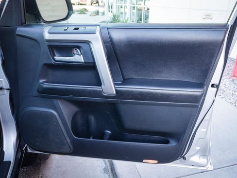 Used 2015 Toyota 4Runner SR5 image 25