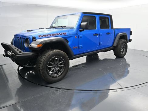 Used 2023 Jeep Gladiator Mojave w/ LED Lighting Group AWD/4WD image 4
