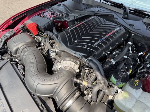 Used 2025 Ford Mustang GT RWD image 5