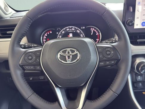 Used 2025 Toyota RAV4 XLE Premium FWD image 29
