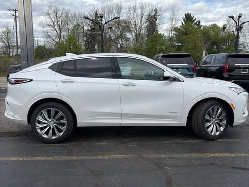 New 2026 Buick Envista Avenir FWD image 10