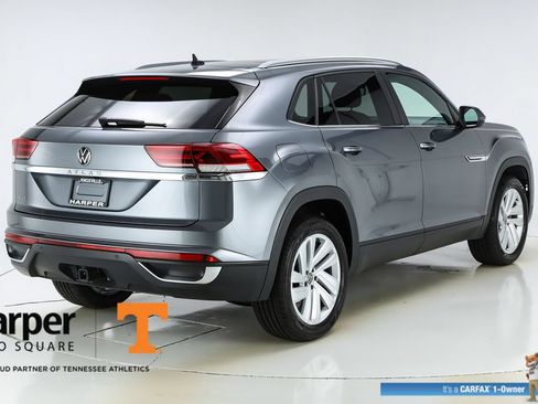 Used 2023 Volkswagen Atlas Cross Sport SE w/ Panoramic Sunroof Package FWD image 9