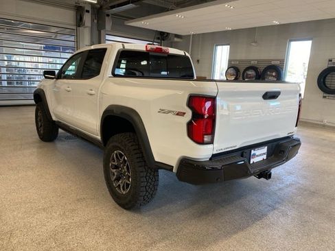 New 2026 Chevrolet Colorado ZR2 w/ Technology Package AWD/4WD image 8