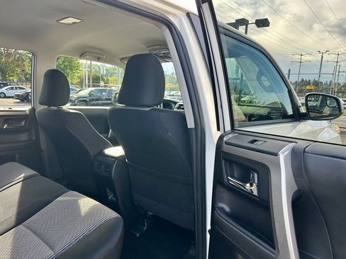 Certified 2022 Toyota 4Runner SR5 AWD/4WD image 13