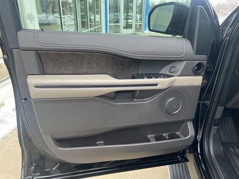 Used 2021 Ford Expedition Limited image 20