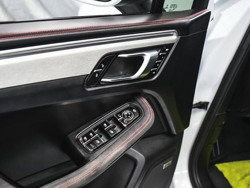 Used 2018 Porsche Macan GTS image 10