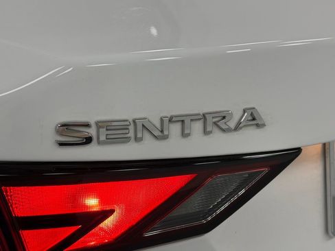 Used 2020 Nissan Sentra SV image 7