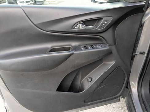 Used 2019 Chevrolet Equinox LT w/ Sun & Navigation Package image 14