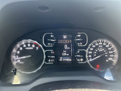 Used 2018 Toyota Tundra SR5 w/ TRD Off Road Package image 19