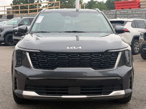 Certified 2024 Kia Sorento S FWD image 8