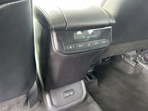 Used 2024 Toyota Highlander XLE image 14