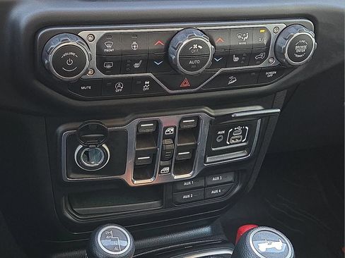 Used 2021 Jeep Wrangler Unlimited Sport AWD/4WD image 18
