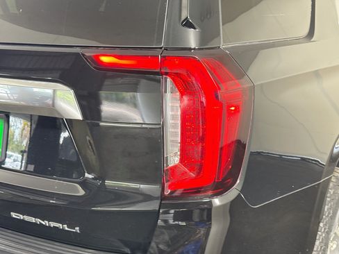 Used 2021 GMC Yukon Denali w/ Denali Premium Package AWD/4WD image 34