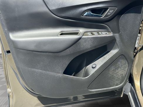 Used 2023 Chevrolet Equinox LT FWD image 19