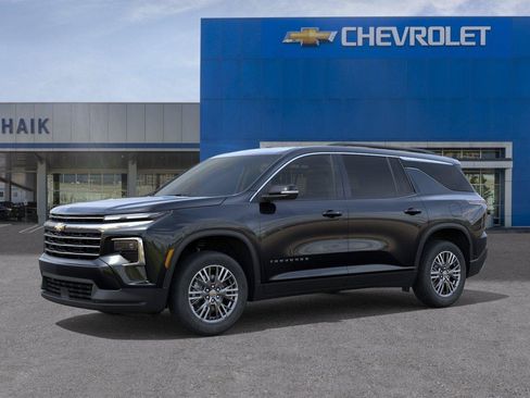 New 2026 Chevrolet Traverse LT w/ Driver Confidence Package FWD image 2