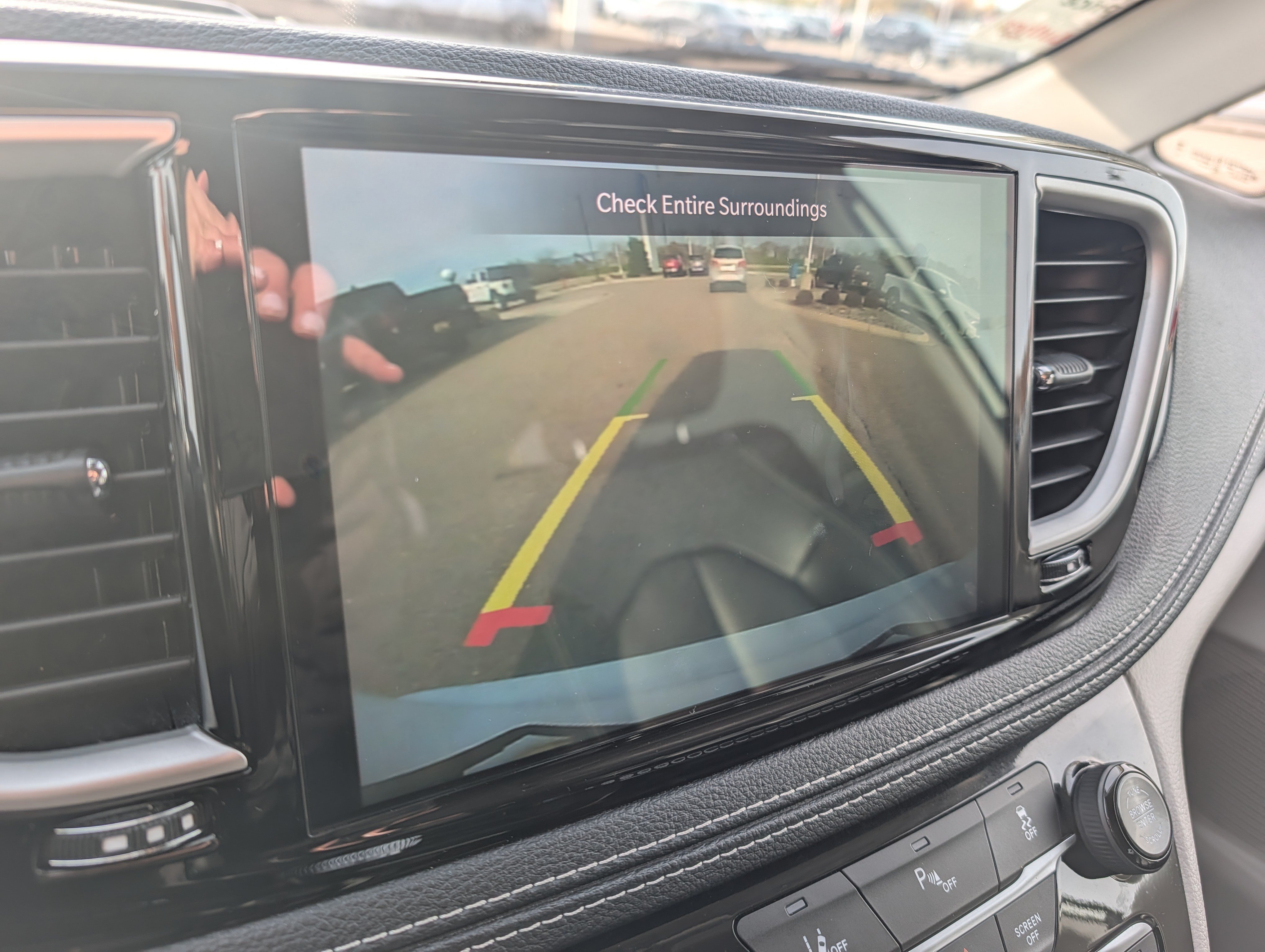 Used 2023 Chrysler Pacifica Touring-L FWD image 32