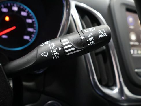 Used 2019 Chevrolet Equinox LT image 36