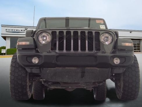 Used 2022 Jeep Gladiator Sport w/ Trailer Tow Package AWD/4WD image 2