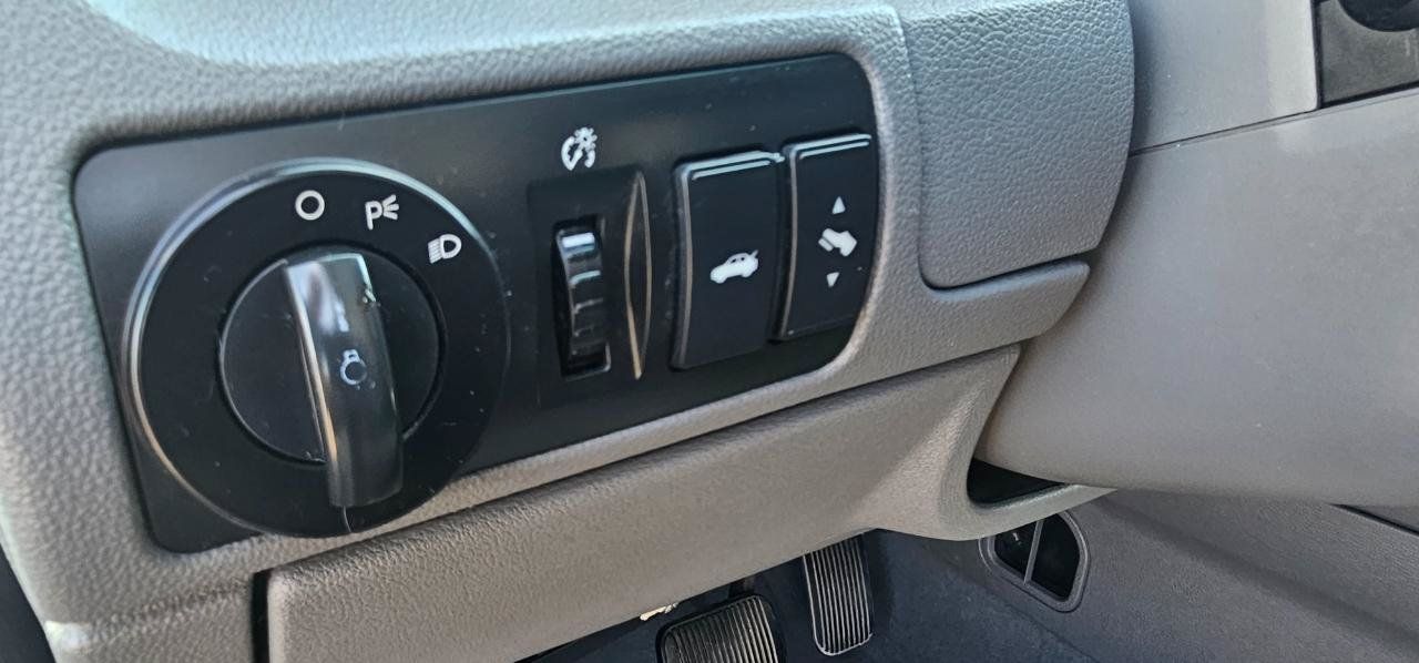 Used 2007 Ford Five Hundred SEL FWD image 31