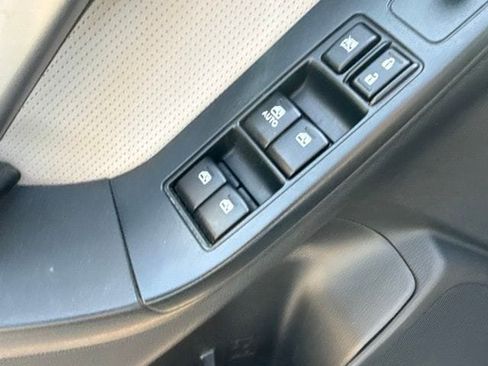 Used 2015 Subaru Forester 2.5i Touring w/ Eyesight & Navigation System AWD/4WD image 18