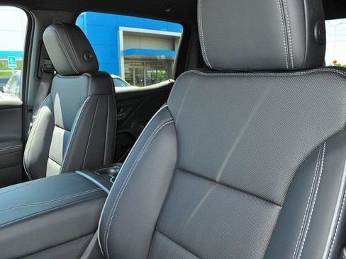 New 2025 Chevrolet Silverado EV LT image 8