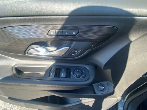 Used 2019 GMC Terrain SLT w/ Preferred Package FWD image 11