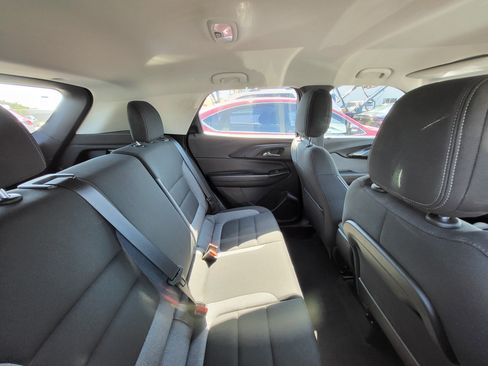 Used 2023 Chevrolet TrailBlazer LS FWD image 9