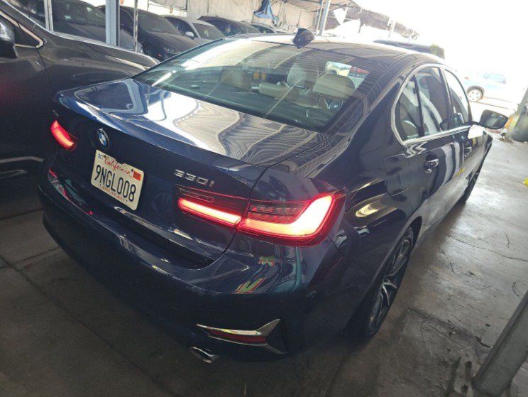Used 2019 BMW 330i xDrive Sedan w/ Premium Package AWD/4WD image 2