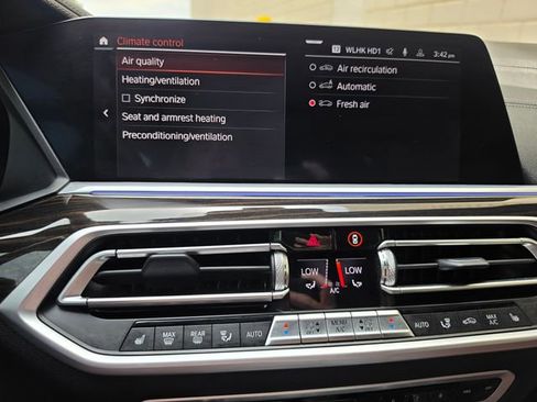Used 2021 BMW X7 xDrive40i w/ M Sport Package AWD/4WD image 56