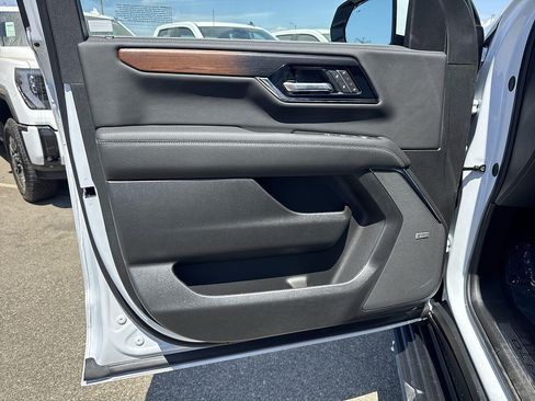 New 2026 GMC Yukon XL Denali w/ Denali Reserve Package AWD/4WD image 18
