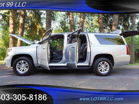 Used 2018 Chevrolet Suburban LT AWD/4WD image 27