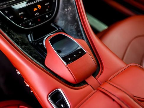 Used 2019 Aston Martin DBS Superleggera RWD image 20