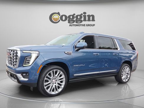 New 2026 GMC Yukon XL Denali w/ Denali Reserve Package AWD/4WD image 1
