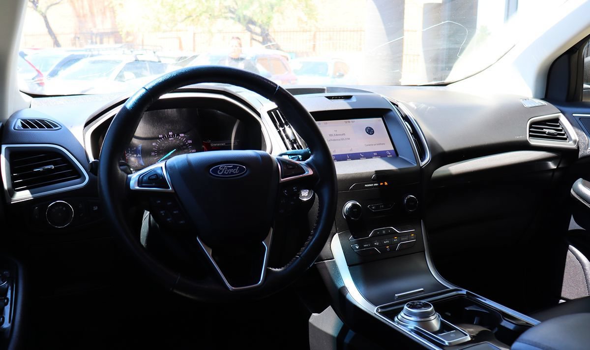 Used 2020 Ford Edge SEL FWD image 36