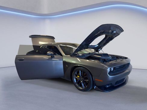 Used 2019 Dodge Challenger R/T Scat Pack w/ Shaker Package RWD image 7