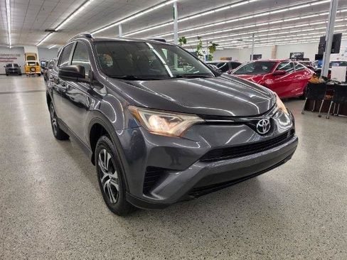 Used 2016 Toyota RAV4 LE AWD/4WD image 3