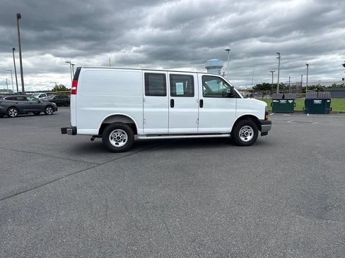Used 2025 GMC Savana 2500 w/ Driver Convenience Package RWD image 4