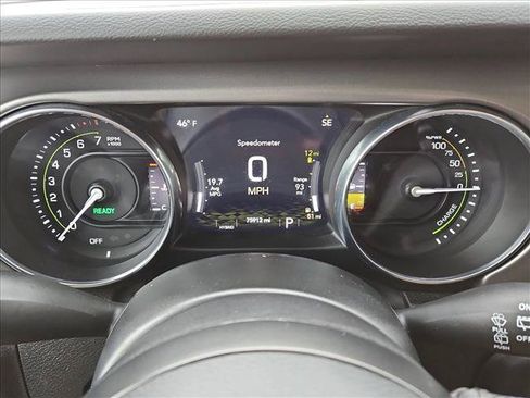 Used 2023 Jeep Wrangler Unlimited AWD/4WD image 10