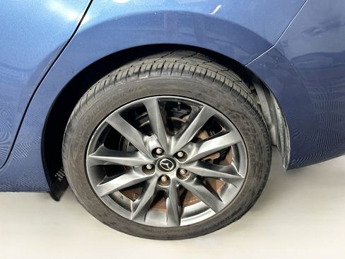 Used 2018 MAZDA MAZDA3 Touring image 11