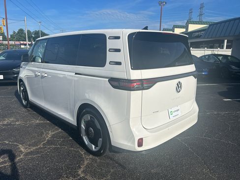 Used 2025 Volkswagen ID. Buzz Pro S image 2