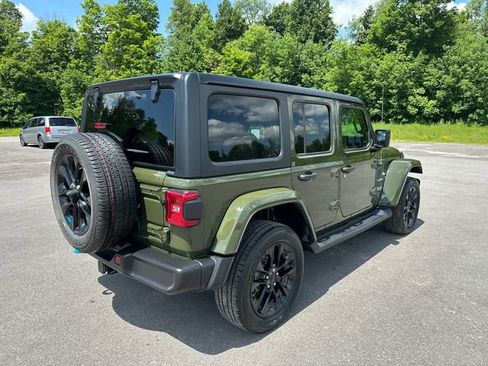 Used 2023 Jeep Wrangler Unlimited Sahara w/ Cold Weather Group AWD/4WD image 5