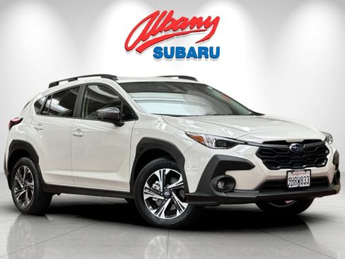 Used 2024 Subaru Crosstrek 2.0i Premium w/ Popular Package #3 AWD/4WD image 2