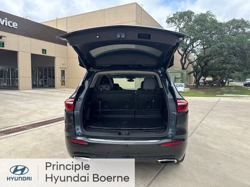 Used 2018 Buick Enclave Essence FWD image 4