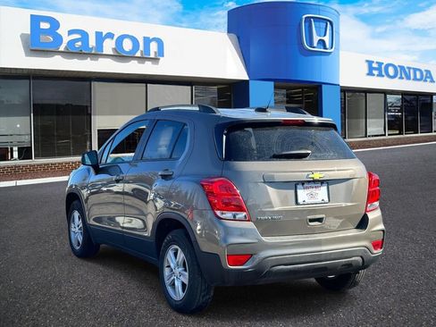 Used 2022 Chevrolet Trax LT w/ LT Convenience Package AWD/4WD image 4