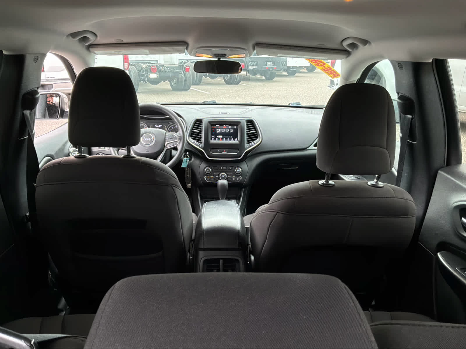 Used 2020 Jeep Cherokee Latitude FWD image 20