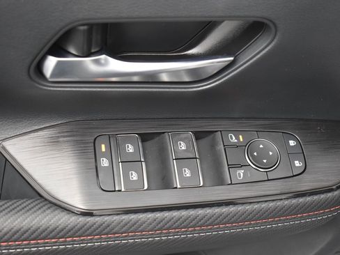 Certified 2025 Nissan Kicks SR image 12