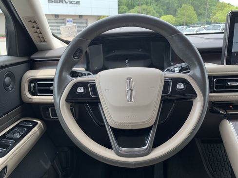 Used 2023 Lincoln Aviator Reserve w/ Equipment Group 201A RWD image 17