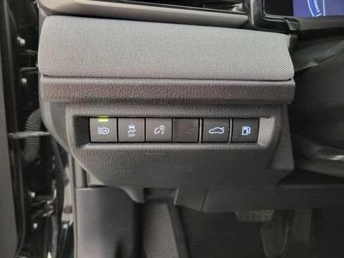 Used 2025 Toyota Camry LE image 2