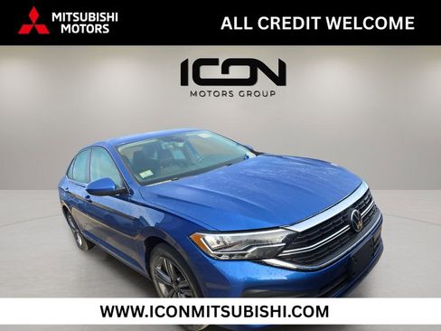Used 2024 Volkswagen Jetta SE FWD image 1